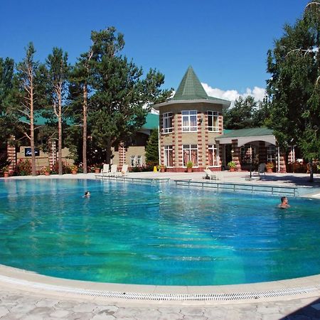 Resort Center Raduga Dolinka Bagian luar foto
