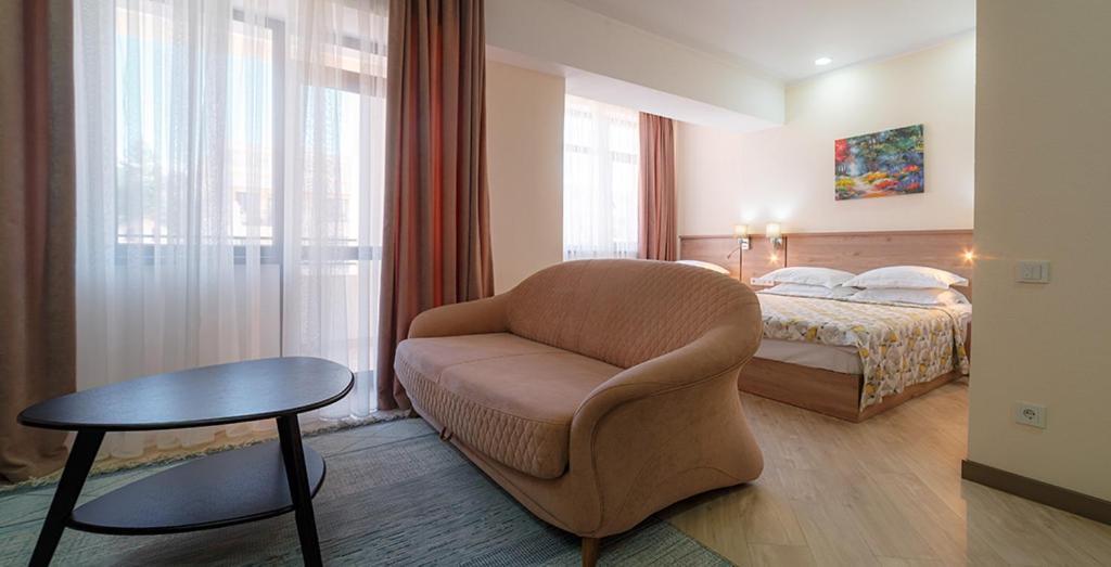 Resort Center Raduga Dolinka Bagian luar foto