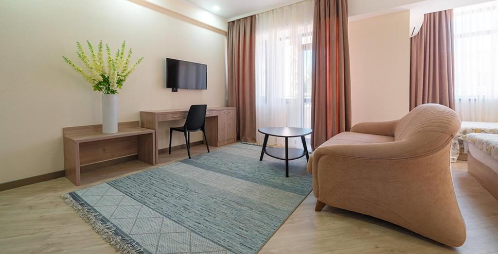 Resort Center Raduga Dolinka Bagian luar foto