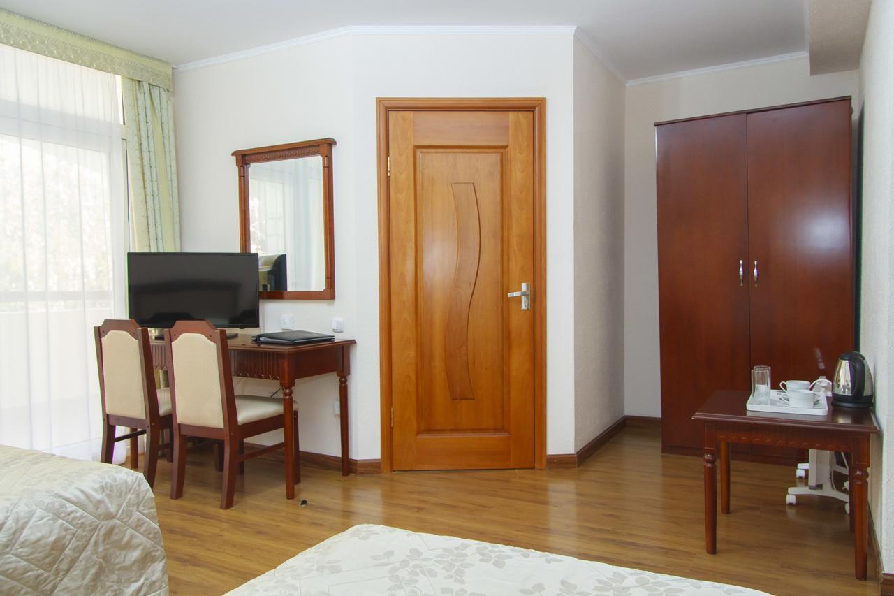 Resort Center Raduga Dolinka Bagian luar foto