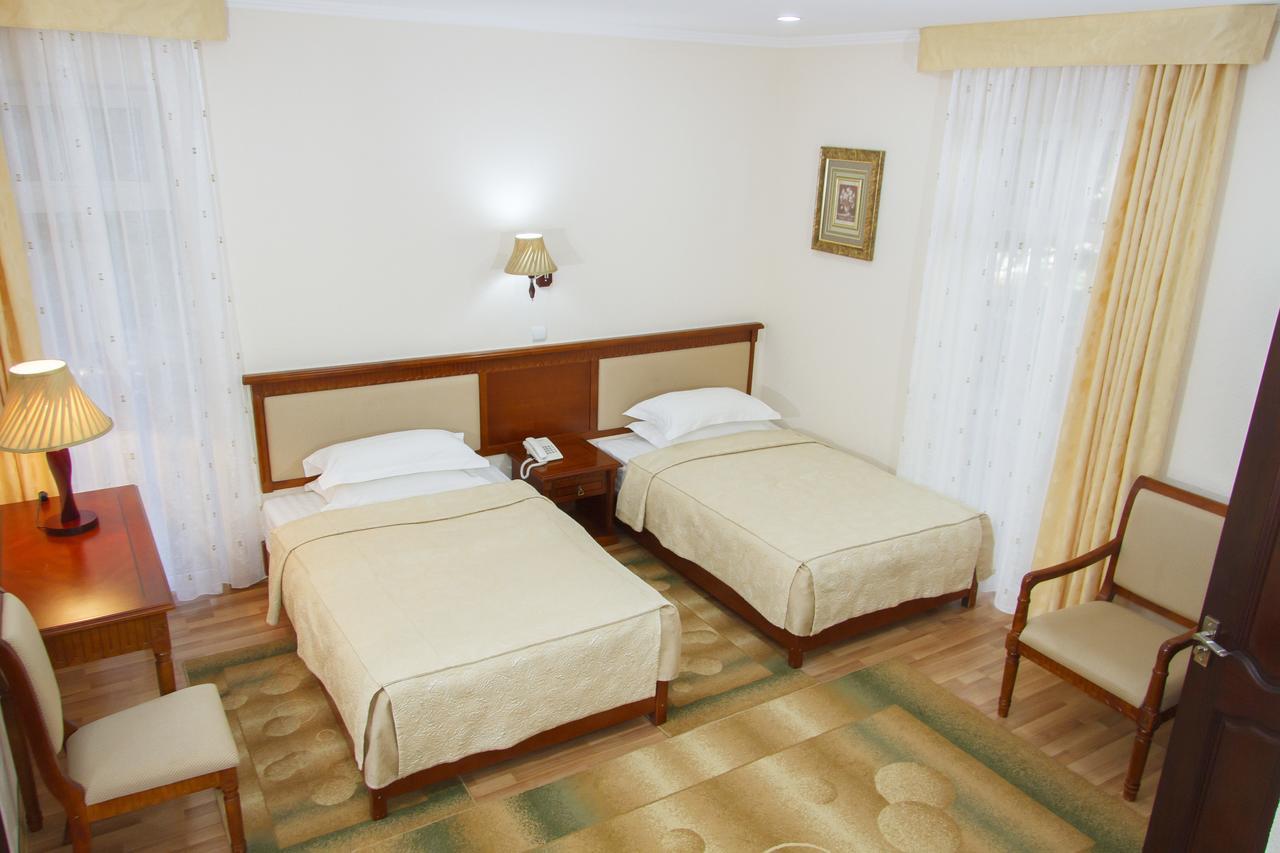 Resort Center Raduga Dolinka Bagian luar foto