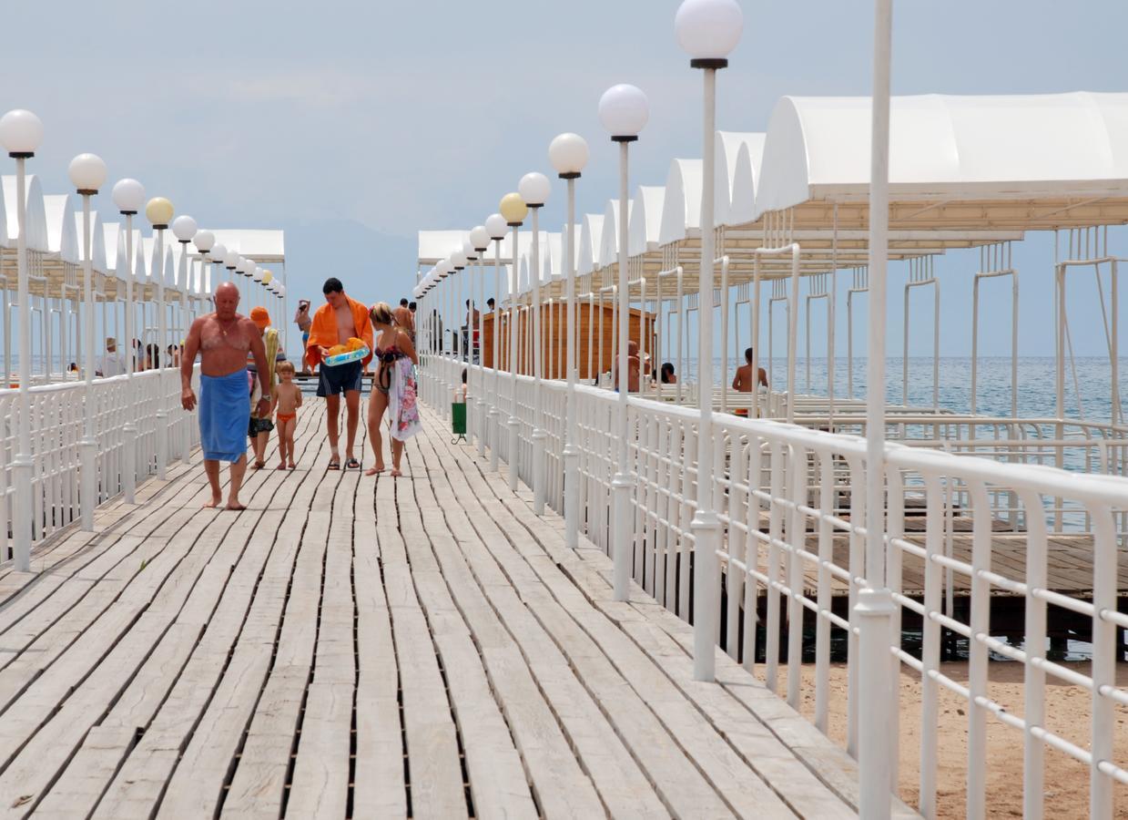 Resort Center Raduga Dolinka Bagian luar foto